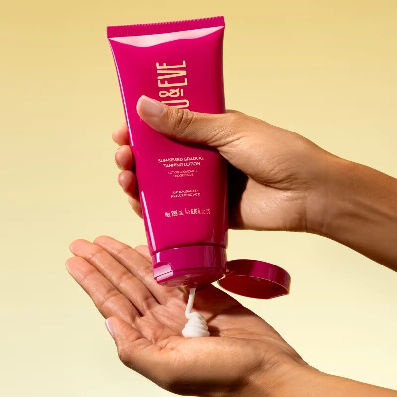 Coco & Eve Sunny Honey Sun-kissed Gradual Tanning Lotion автобронзиращ лосион за постепенен тен с аромат Coco-Mango 200 мл.