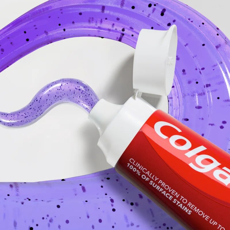 Colgate Max White Purple Reveal освежаваща паста за зъби 75 мл.