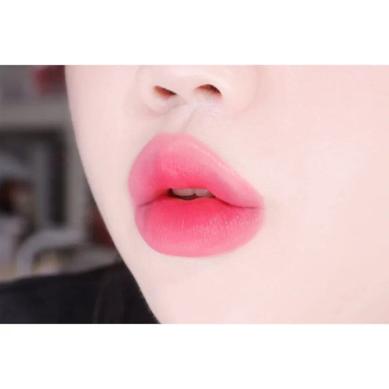 Colorgram Fruity Water Tint дълготраен гланц за устни за подхранване и хидратация цвят #04 Sulking Watermelon 2.8 гр.
