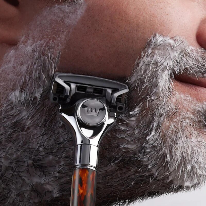 Cremo The Barber Grade самобръсначка + 2 резервни глави