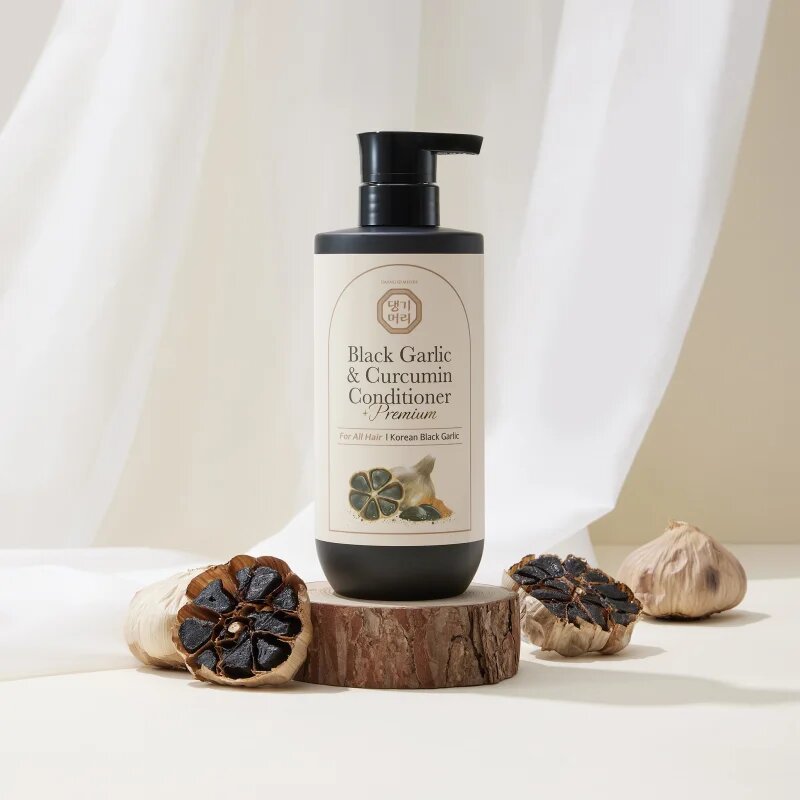 DAENG GI MEO RI Black Garlic & Curcumin Treatment балсам-грижа за плътност и защита срещу накъсване на косата 500 мл.