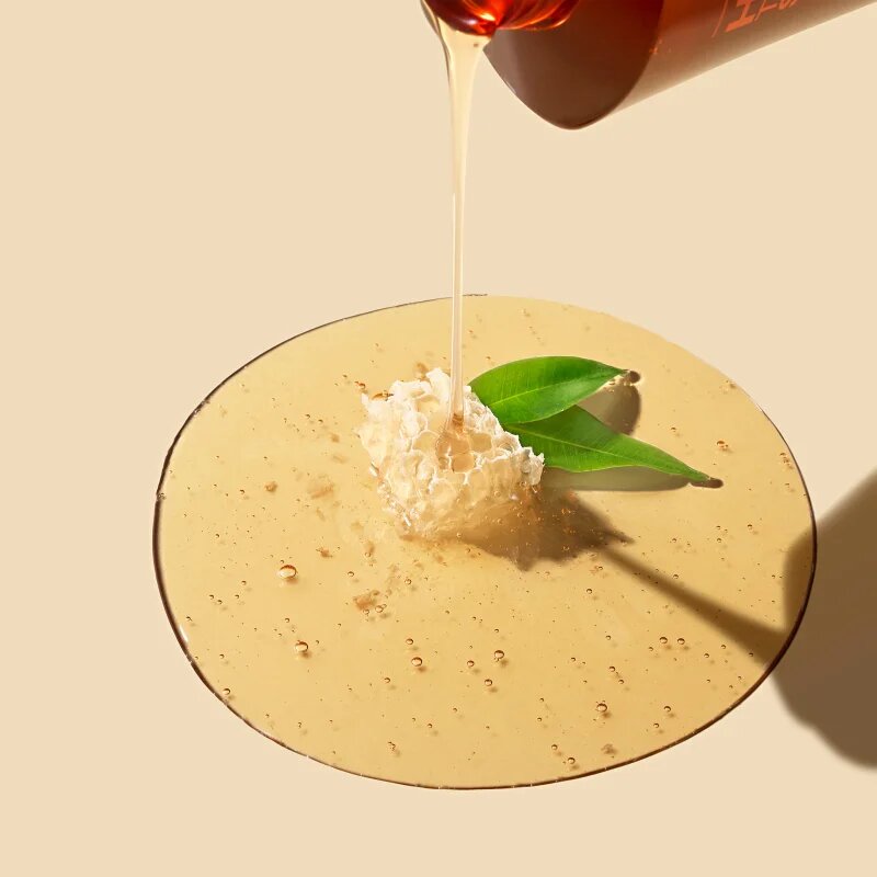 DAENG GI MEO RI Honey Therapy Professional Plus Shampoo регенериращ шампоан за слаба и увредена коса 500 мл.