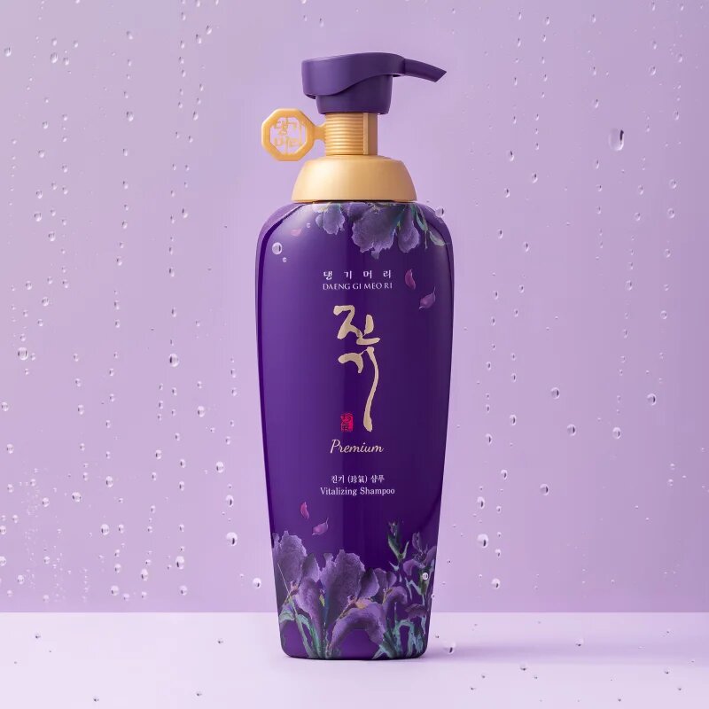 DAENG GI MEO RI Jin Gi Premium Vitalizing Shampoo възстановяващ шампоан за силно увредена и тънка коса стимулиращ растежа на косата 500 мл.