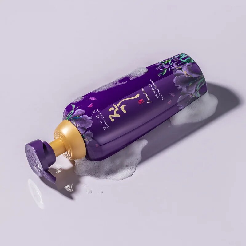 DAENG GI MEO RI Jin Gi Premium Vitalizing Shampoo възстановяващ шампоан за силно увредена и тънка коса стимулиращ растежа на косата 500 мл.