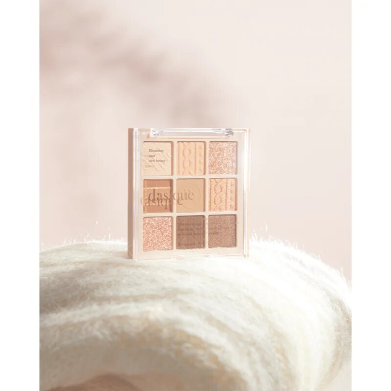 Dasique Eye Shadow Palette палитра сенки за очи цвят 15 Beige Knit 7 гр.