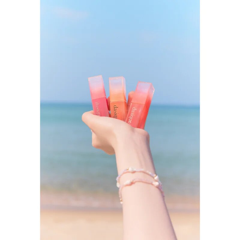 Dasique Juicy Dewy Lip Tint Summer Coral Collection дълготраен гланц за устни 17 Fig Berry 3.5 гр.