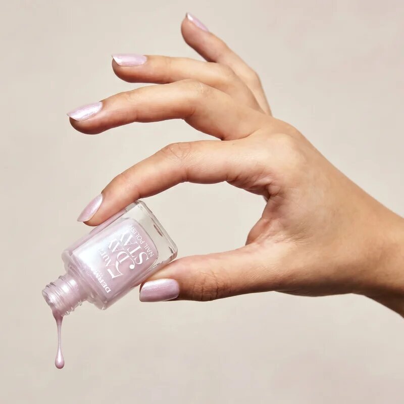 Dermacol 5 Day Stay Aura дълготраен лак за нокти перлен блясък цвят 67 Cream Pearl 11 мл.