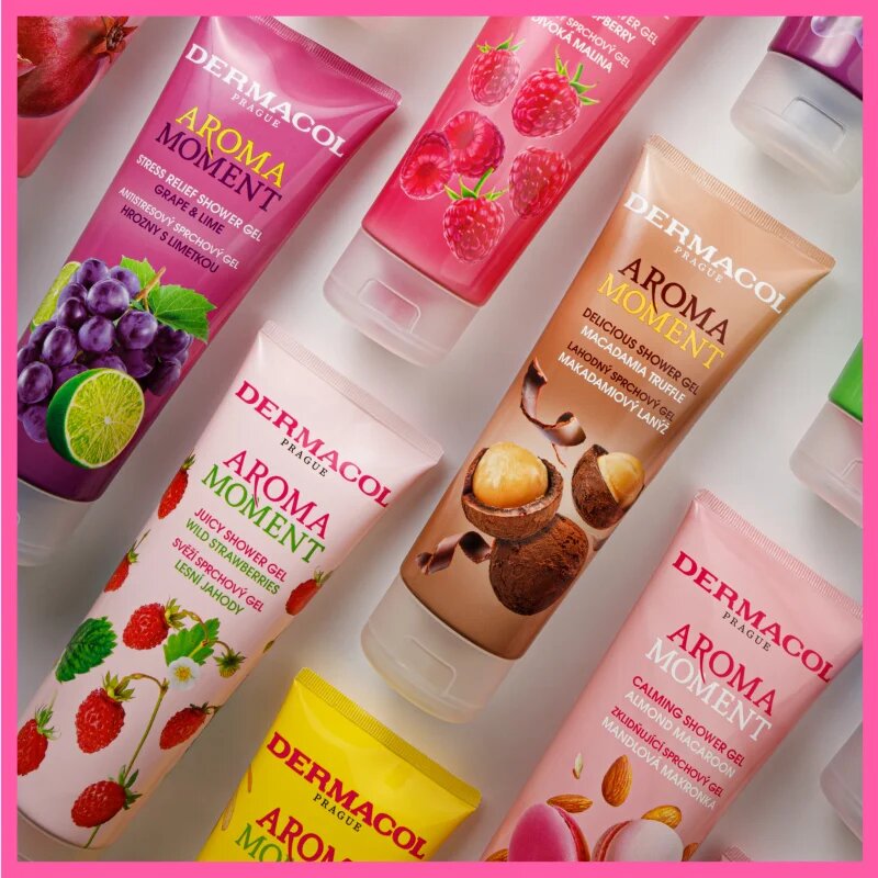 Dermacol Aroma Moment Wild Strawberries пяна за вана малка опаковка 2x15 мл.