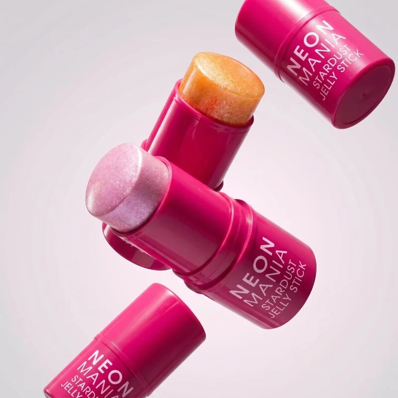 Dermacol Neon Mania гелов озарител в стик цвят 02 Fairy Flame 8 гр.