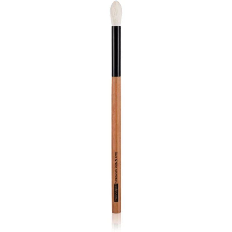 Diva & Nice Cosmetics Professional четка за нанасяне на сенки за очи MAX 224/8 1 бр.