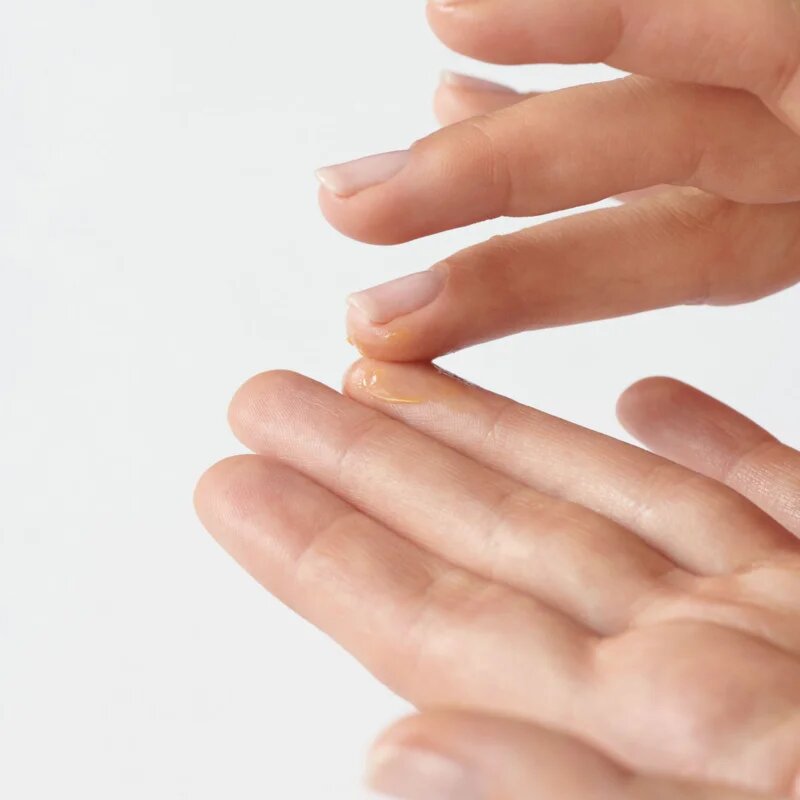 Dr. Hauschka Eye And Lip Care Eye Balm подхранващ балсам за околоочната област 10 мл.