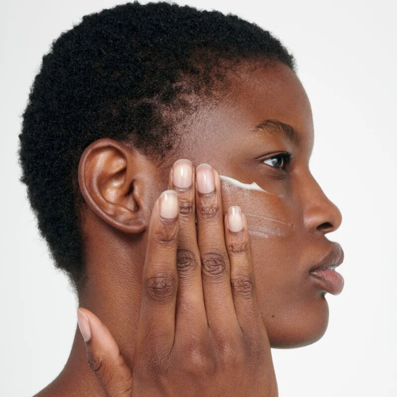 Dr. Hauschka Facial Care ревитализиращо дневно мляко за суха кожа 50 мл.