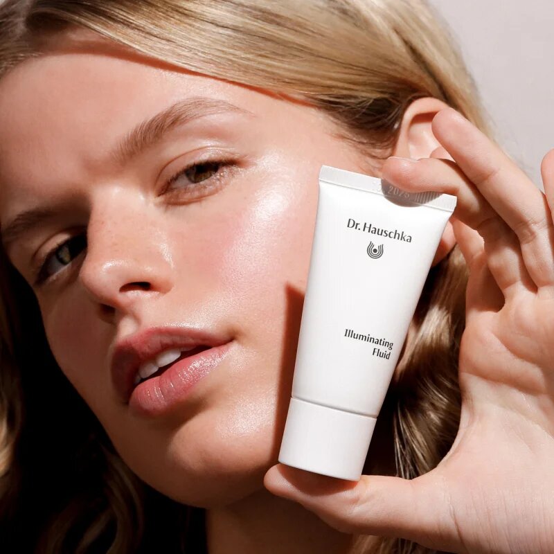 Dr. Hauschka Make-Up Illuminating Fluid течен хайлайтър 30 мл.