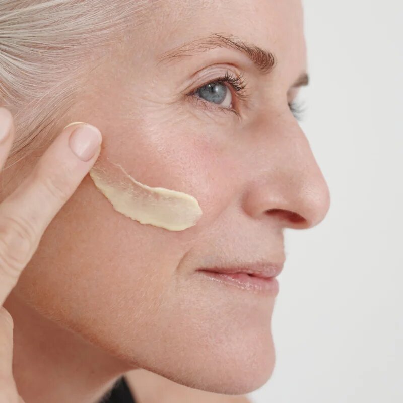 Dr. Hauschka Regeneration Intensive Day Cream регенериращ дневен крем против бръчки 40 мл.