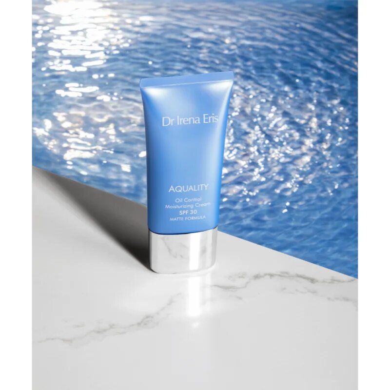 Dr Irena Eris Aquality Oil-Control Moisturizing Cream дълбоко хидратиращ крем в дълбочина против бръчки SPF 30 50 мл.