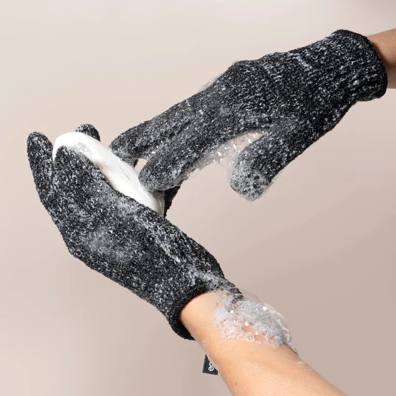 EcoTools Charcoal Bath Infused Gloves пилинг ръкавица 2 бр.
