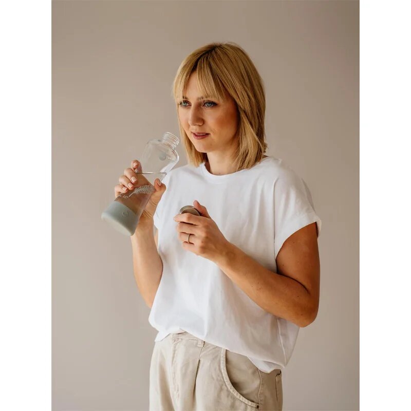 EQUA Glass стъклена бутилка за вода боя Feather 1 бр.