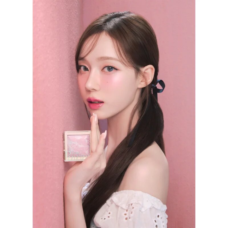 espoir Tone Pairing Highlighter озаряващ продукт за скули и околоочната зона с четка цвят Pink Marine 9.6 гр.
