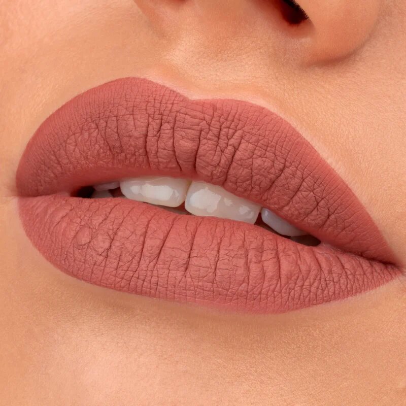 Essence 8h matte матиращо течно червило цвят 02 2.5 мл.
