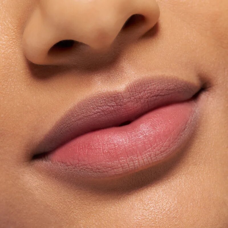 Essence Blur Soufflé матиращо течно червило цвят 01 Deep Scroll 3.6 мл.