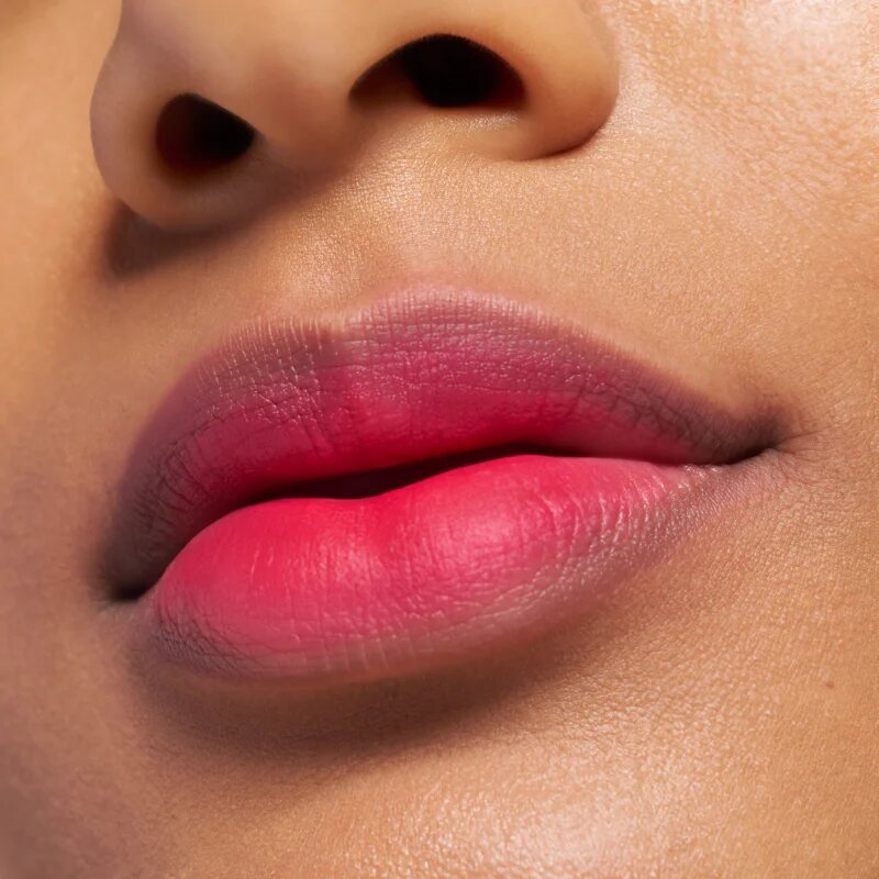 Essence Blur Soufflé матиращо течно червило цвят 04 Main Feed 3.6 мл.
