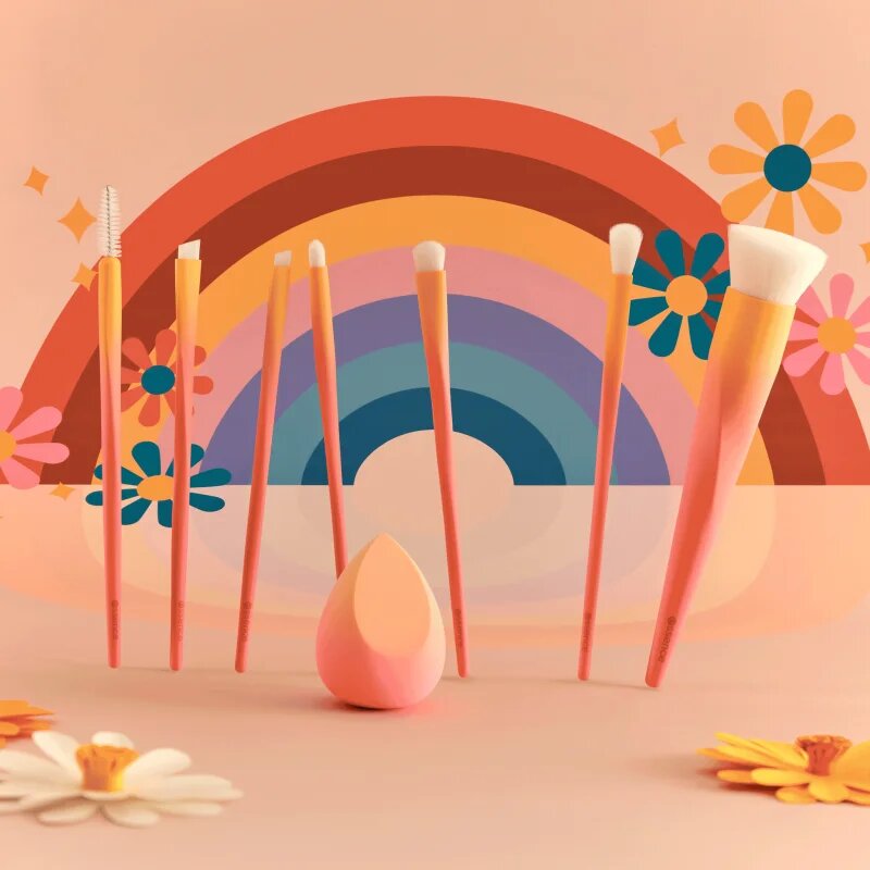 Essence BRUSH IT LIKE IT'S ART pencil brush четка за очна линия 01 Precision Meets Paint-spiration 1 бр.