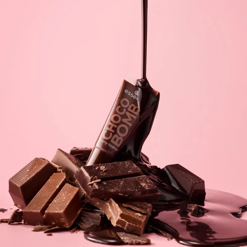 Essence Choco Bomb блясък за устни с блестящи частици 10 мл.