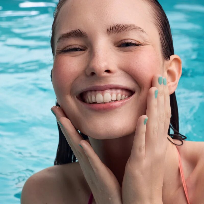 Essence Disney The Little Mermaid масло от нар за лъскавина и блясък цвят 01 You Can Swim With Us 4 мл.