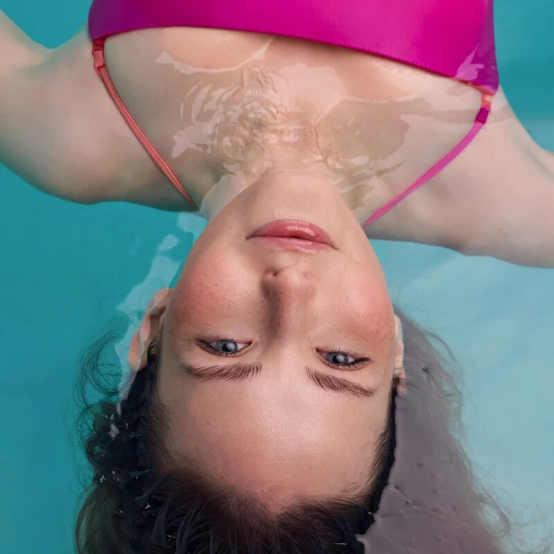 Essence Disney The Little Mermaid масло от нар за лъскавина и блясък цвят 02 Swim Towards Your Dreams 4 мл.