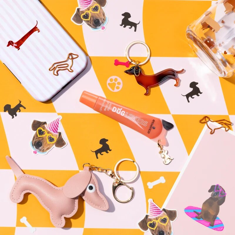 Essence DOG GANG OR CAT CREW?!? DOG LOVERS тониращ балсам за устни с пептиди цвят 01 Best Buddy 13 мл.