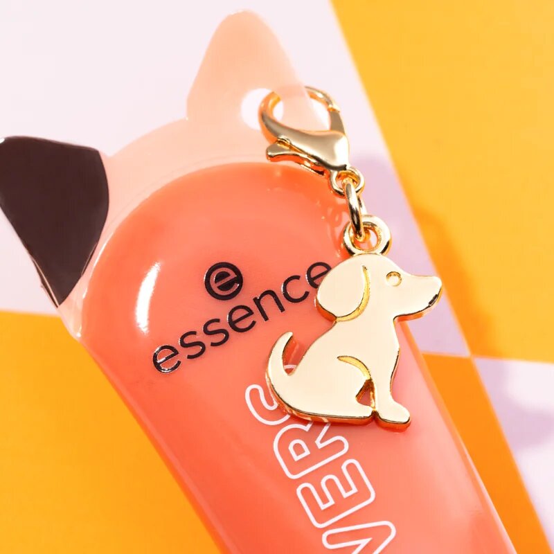 Essence DOG GANG OR CAT CREW?!? DOG LOVERS тониращ балсам за устни с пептиди цвят 01 Best Buddy 13 мл.
