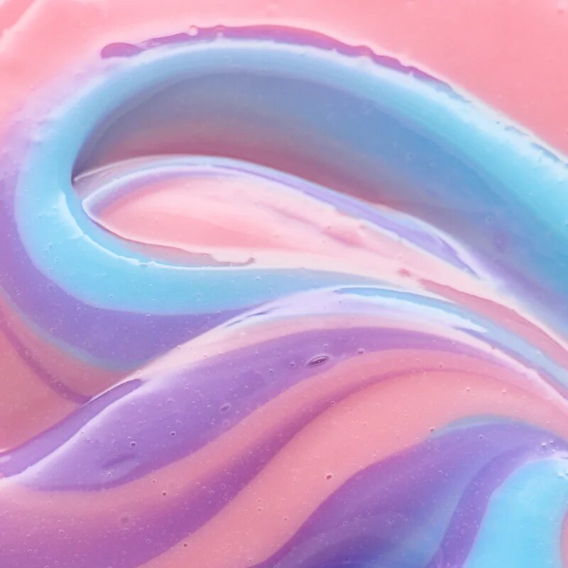 Essence LIP swirl хидратираща маска за устни с подхранващ ефект 8 гр.