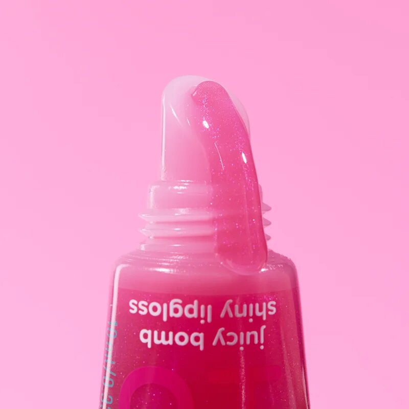Essence Say It With Juicy Hello Cutie! блясък за устни с блестящи частици цвят 02 Witty Watermelon 10 мл.