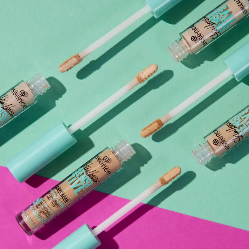 Essence Skin Lovin' Sensitive течен коректор цвят 10 Light 35 мл.