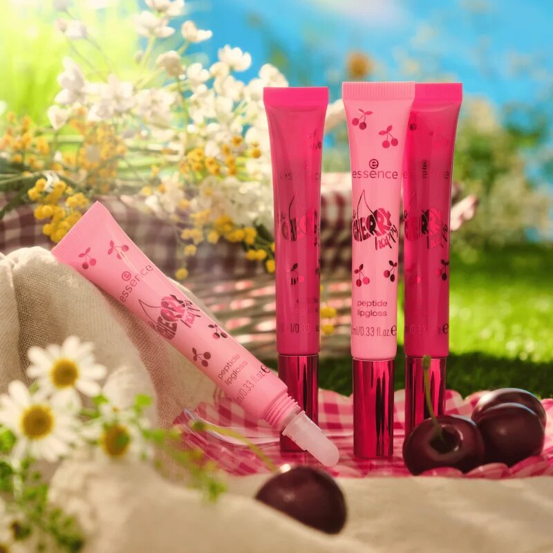 Essence SO CHERRY happy блясък за устни с пептиди цвят 01 Cherry On Top 10 мл.