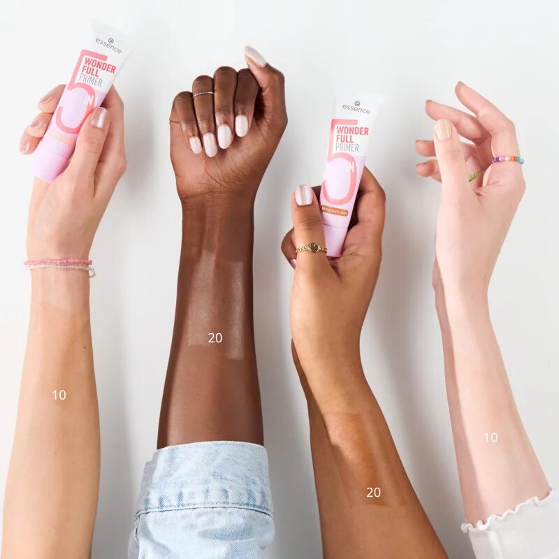 Essence WONDER FULL тонираща основа под фон дьо тен 5 в 1 цвят 10 Light Medium 30 мл.