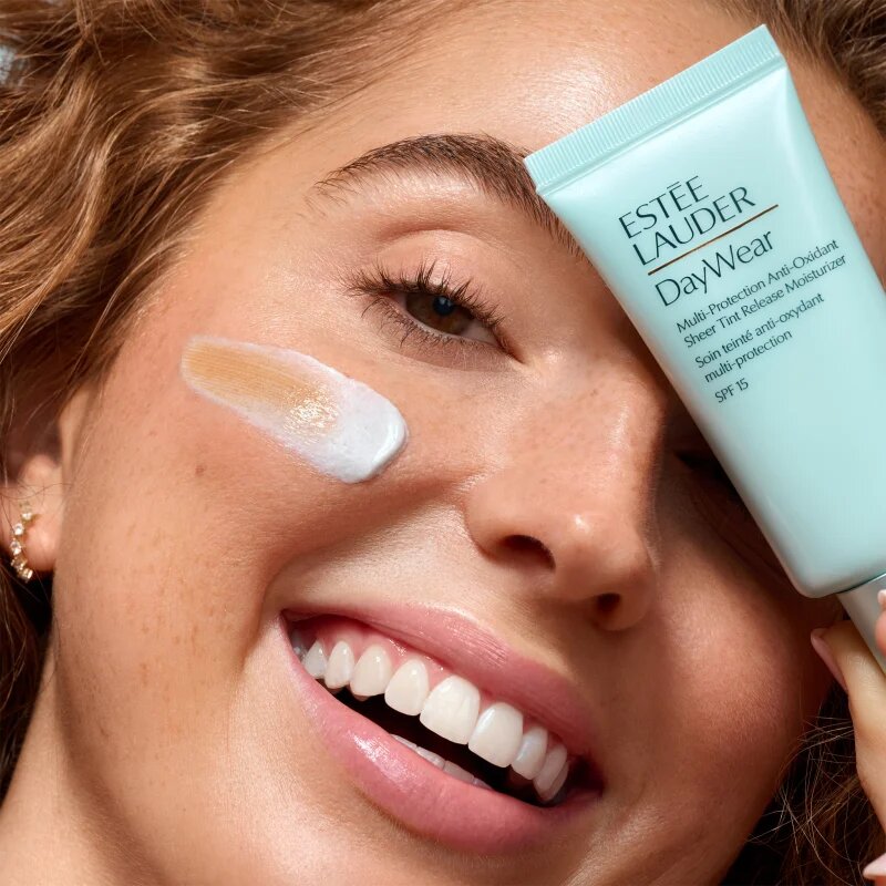 Estée Lauder Multi-Protection Anti-Oxidant Sheer Tint Release Moisturizer Mini тониращ овлажнител за всички типове кожа на лицето 15 мл.