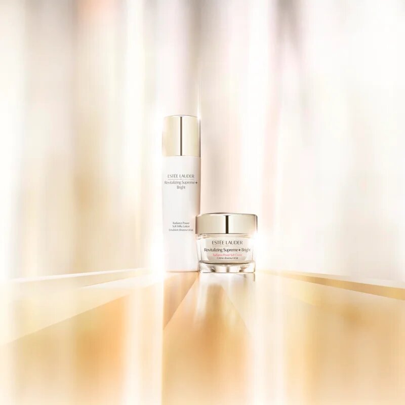 Estée Lauder Revitalizing Supreme+ Bright Radiance Power Soft Milky Lotion лек хидратиращ флуид против несъвършенствата на акнозна кожа 100 мл.