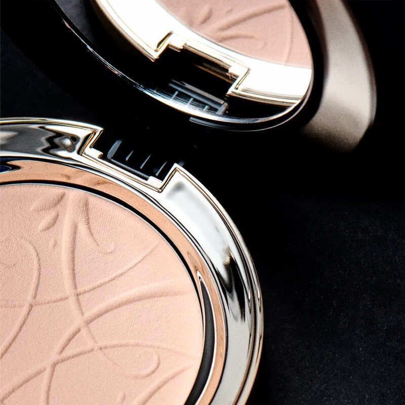 Eveline Cosmetics Celebrities Beauty компактна минерална пудра цвят 20 Transparent 9 гр.