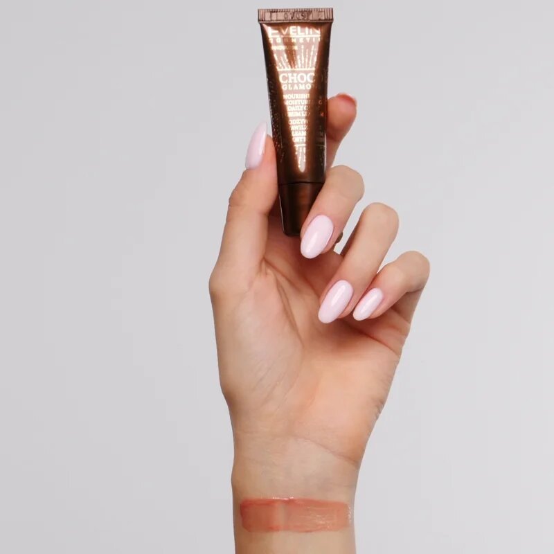 Eveline Cosmetics Choco Glamour подхранващ и хидратиращ балсам за устни 12 мл.