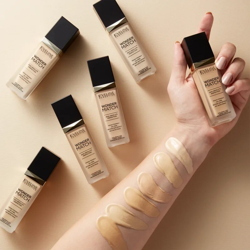 Eveline Cosmetics Wonder Match дълготраен течен фон дьо тен с хиалуронова киселина цвят 35 Sunny Beige 30 мл.