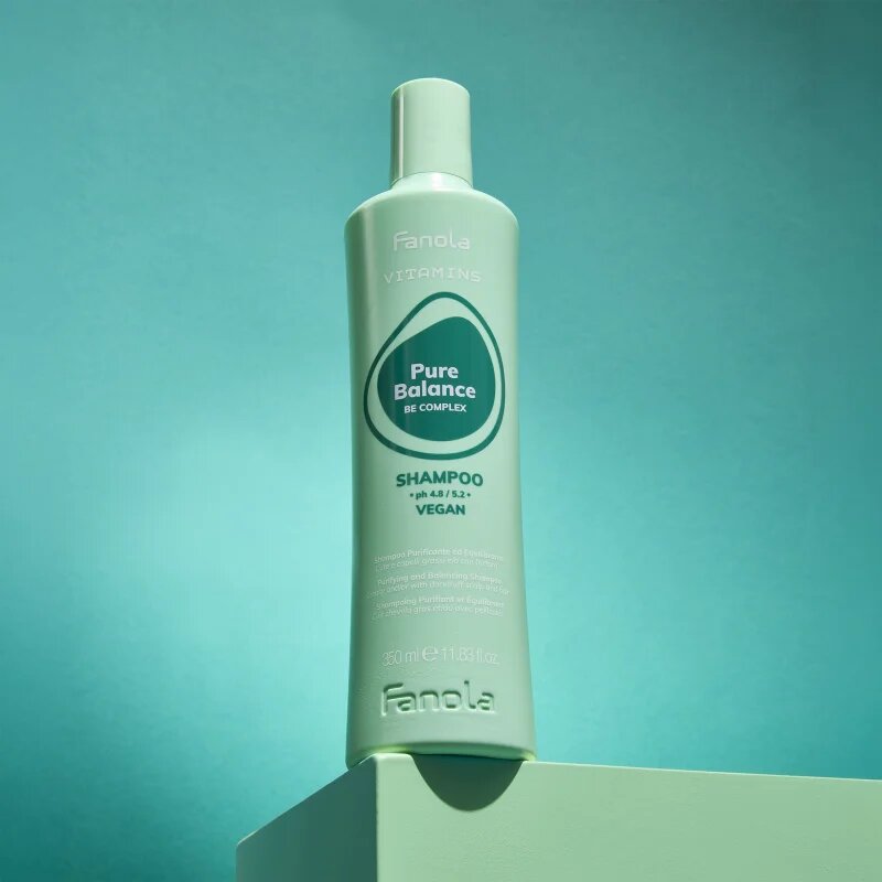 Fanola Vitamins Pure Balance Shampoo почистващ шампоан против мазен пърхот 350 мл.