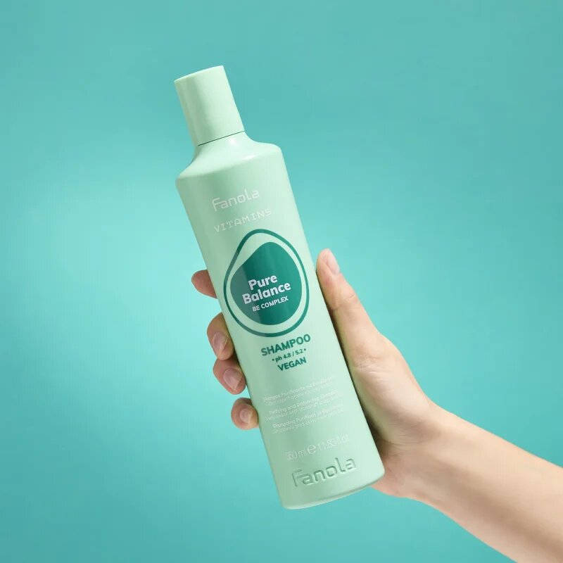 Fanola Vitamins Pure Balance Shampoo почистващ шампоан против мазен пърхот 350 мл.