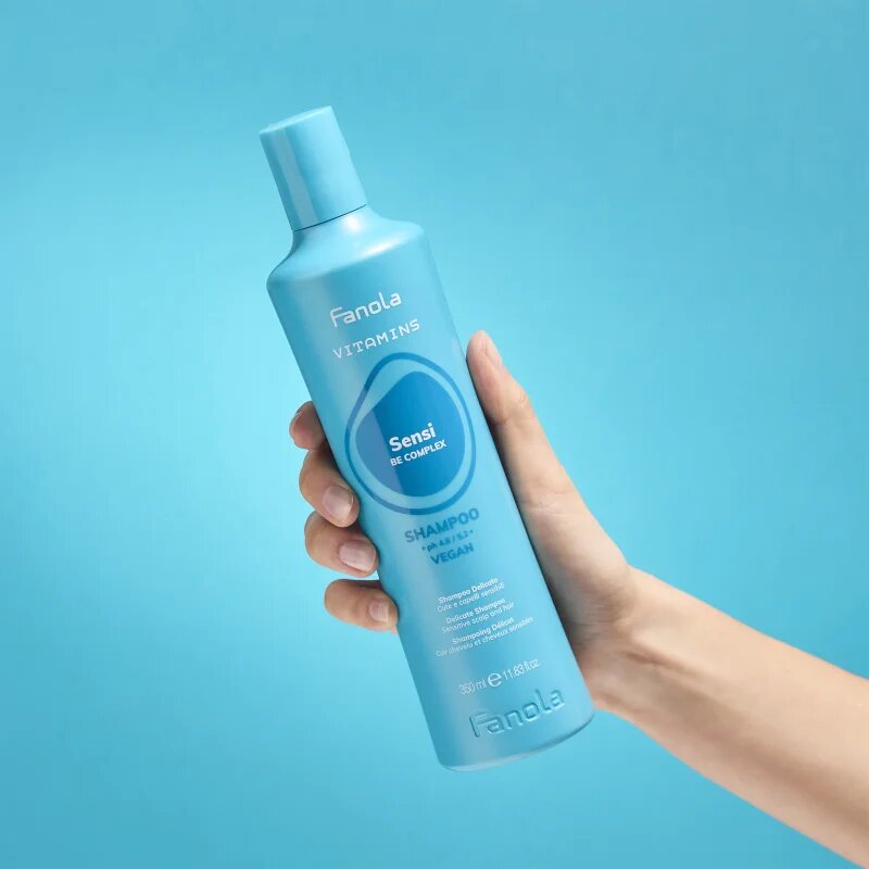 Fanola Vitamins Sensi Delicate Shampoo нежен почистващ шампоан с успокояващ ефект 350 мл.