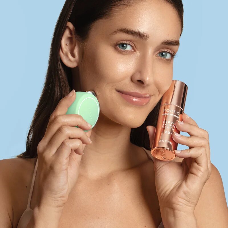 FOREO BEAR™ 2 go микротоков тонизиращ уред за лице Pistachio 1 бр.