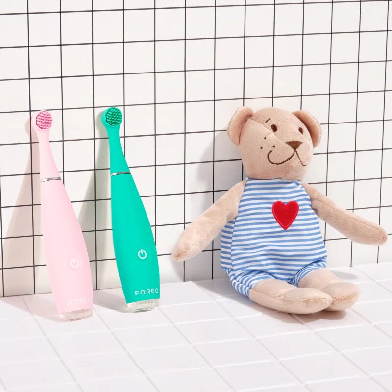 FOREO ISSA™ 4 Baby електрическа четка за зъби за деца от раждането до 3 години Pearl Pink 1 бр.