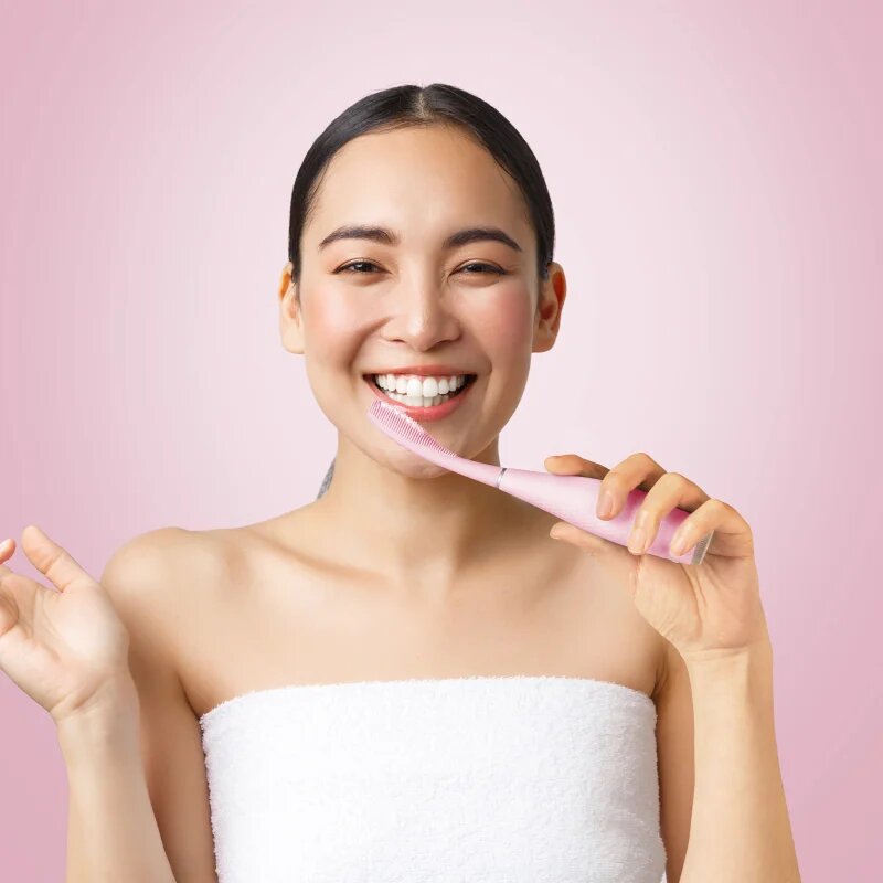 FOREO ISSA™ 4 електрическа четка за зъби Pearl Pink 1 бр.