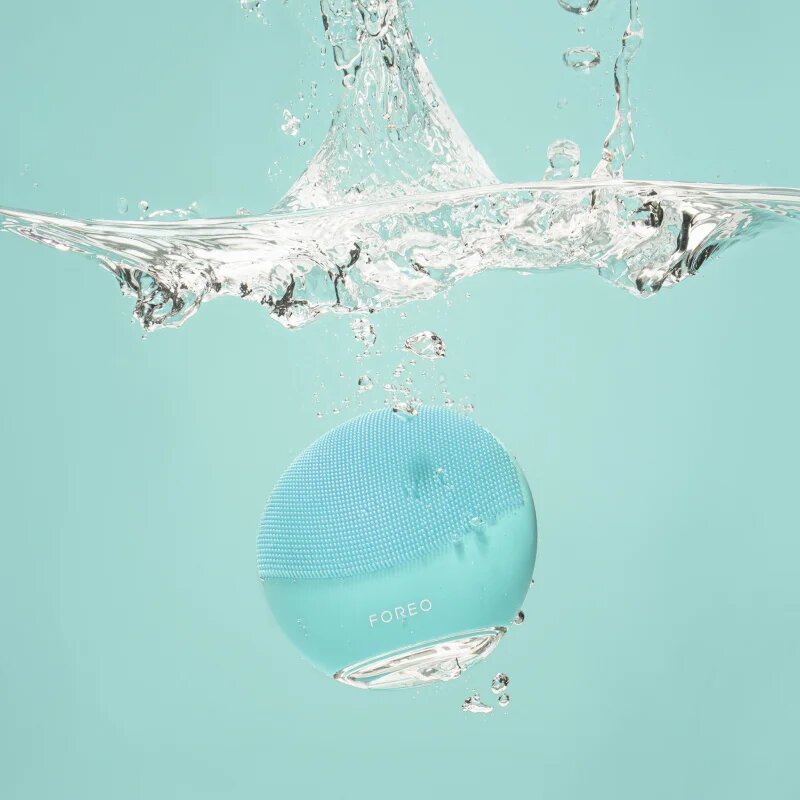 FOREO LUNA™4 Mini уред за почистване на лице Arctic Blue