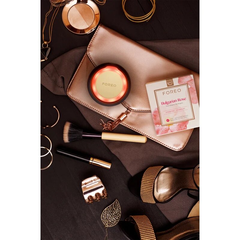 FOREO UFO™ 2 звуков уред за ускоряване ефекта на маските за лице Black 1 бр.