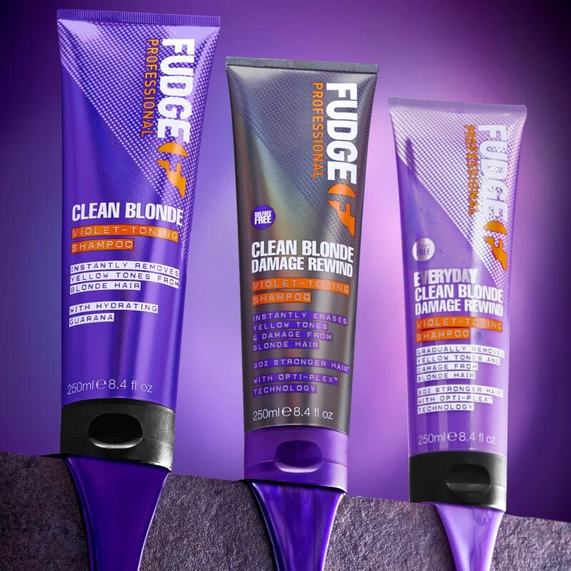 Fudge Clean Blonde Damage Rewind лилав тониращ шампоан за блонд коса и коса с кичури 250 мл.